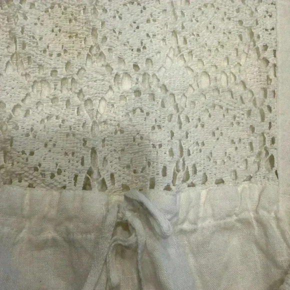 FJVA Paris 100% linen button up top w/lace back and fringe cuffs. - Picture 11 of 14